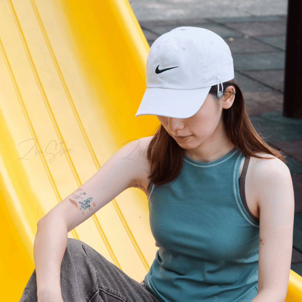 64 Nike Club Futura Cap 刺繡 老帽 帽子 棒球帽 遮陽帽 燕麥色 黑色 FB5369-072