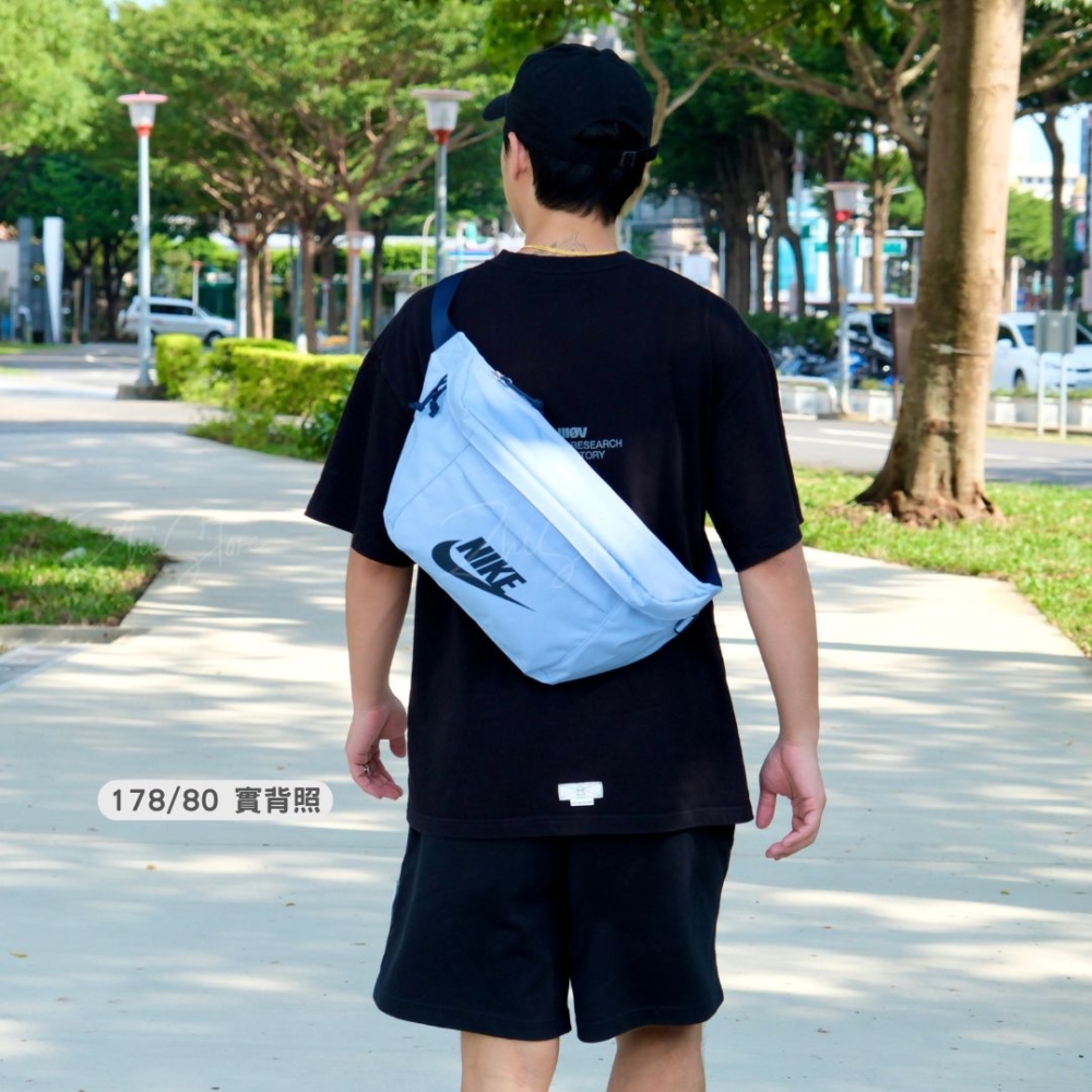 Nike Tech 側背 大腰包 大容量 包包 黑色 米白 土黃 霧藍 軍綠 BA5751-010 072 222 479 790