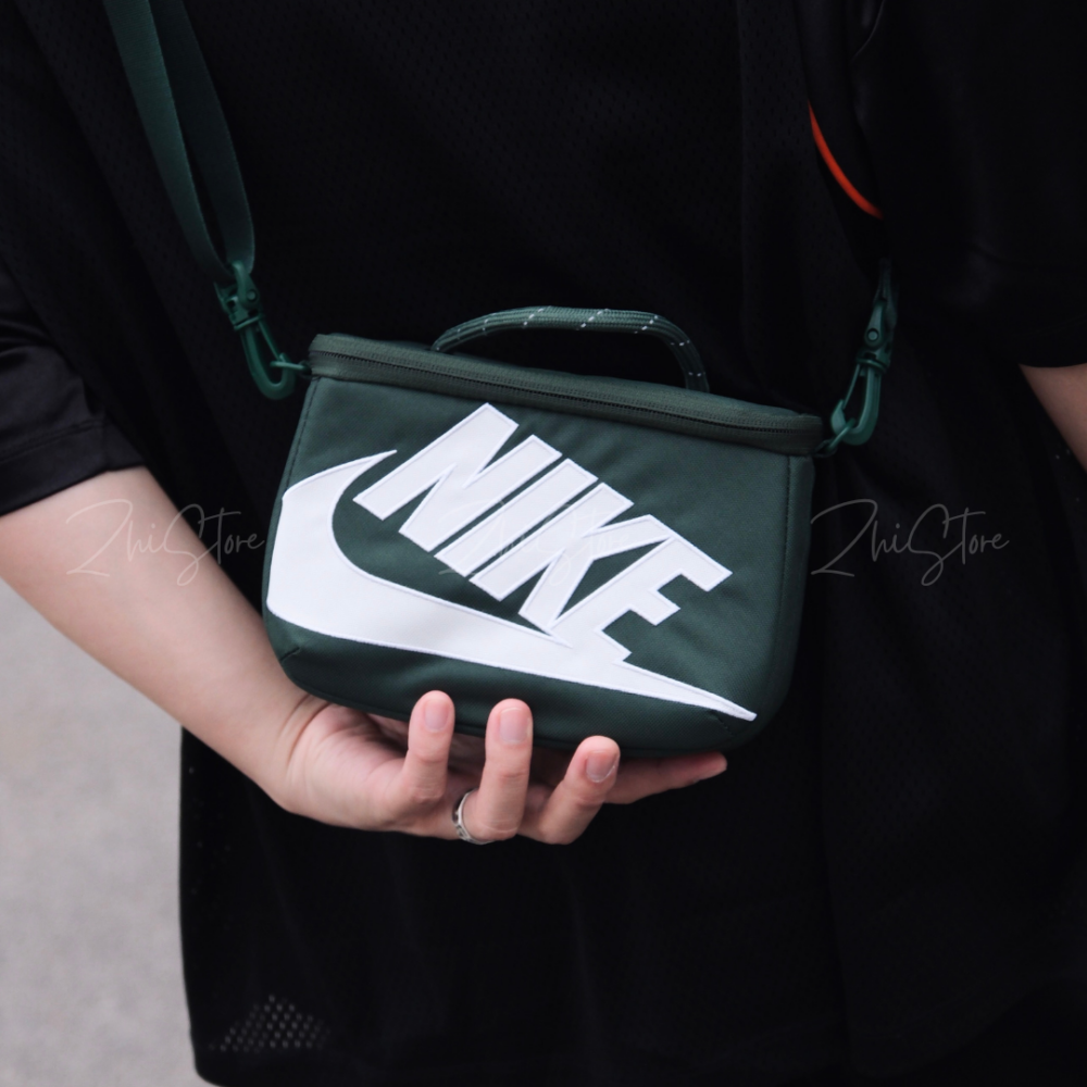 Nike Mini 3公升 迷你鞋盒造型 斜背包 側背包 手提袋 小包 黑色 粉色 綠色 淺灰紫 FN3059-010 FN3059-019 FN3059-323 FN3059-675