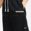 Nike Dri-FIT Standard Issue 刺繡Logo 休閒棉短褲 運動短褲 休閒短褲 拉鍊口袋 黑色 DQ5713-010