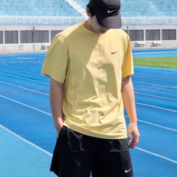 Nike Dri-FIT UV Hyverse 男款 短袖 防曬健身上衣 運動上衣 排汗衣 短袖 短T T-shirt 黃色 DV9840-700