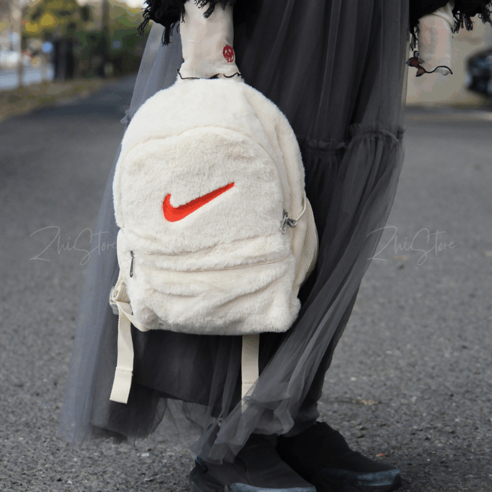 Nike Faux Fur 人造皮草 毛絨 後背包 金蔥 奶白色 迷你後背包 絨毛包 FZ1330-113