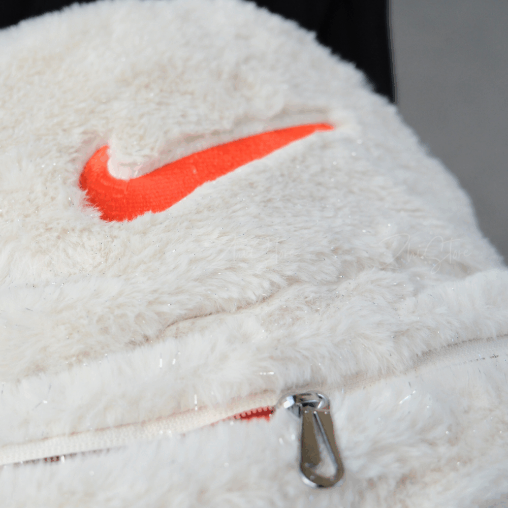 Nike Faux Fur 人造皮草 毛絨 後背包 金蔥 奶白色 迷你後背包 絨毛包 FZ1330-113