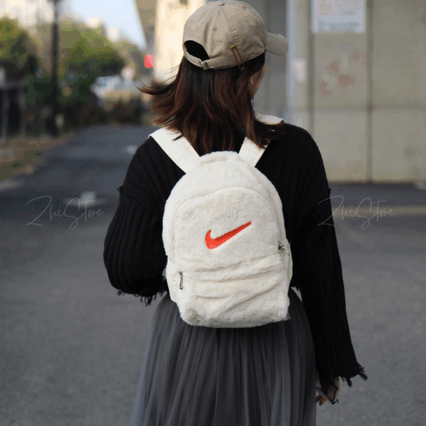 Nike Faux Fur 人造皮草 毛絨 後背包 金蔥 奶白色 迷你後背包 絨毛包 FZ1330-113