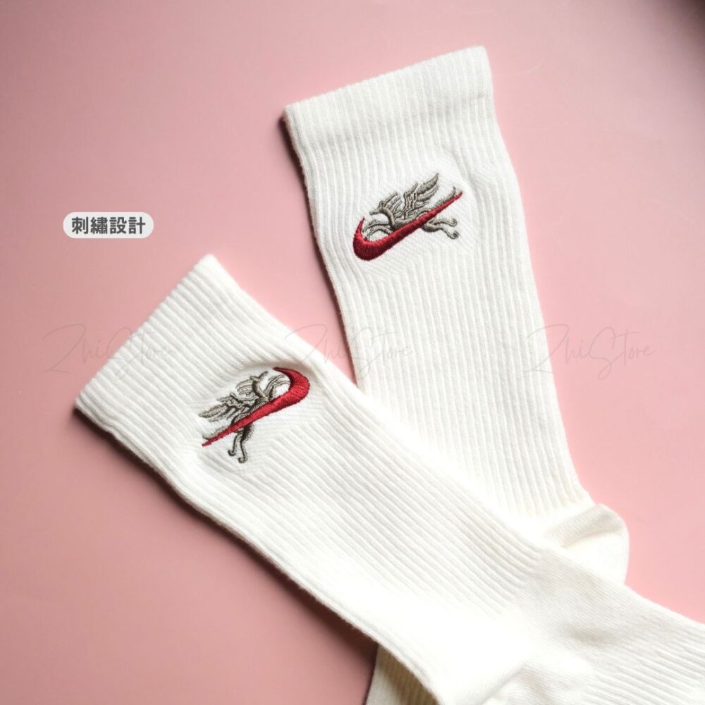 8 Nike Plus【單雙】刺繡飛馬 奶油白 長襪 襪子 襪 長筒襪 IQ3433-133