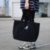 11 KANGOL 字母LOGO 大容量 帆布袋 黑色 米白色 帆布包 托特包 65551706