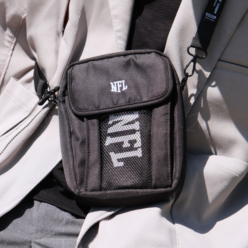 NFL 休閒網布側背包 斜背包 小包 隨身包 黑色 藍色 男包 女包 肩背包 24551702