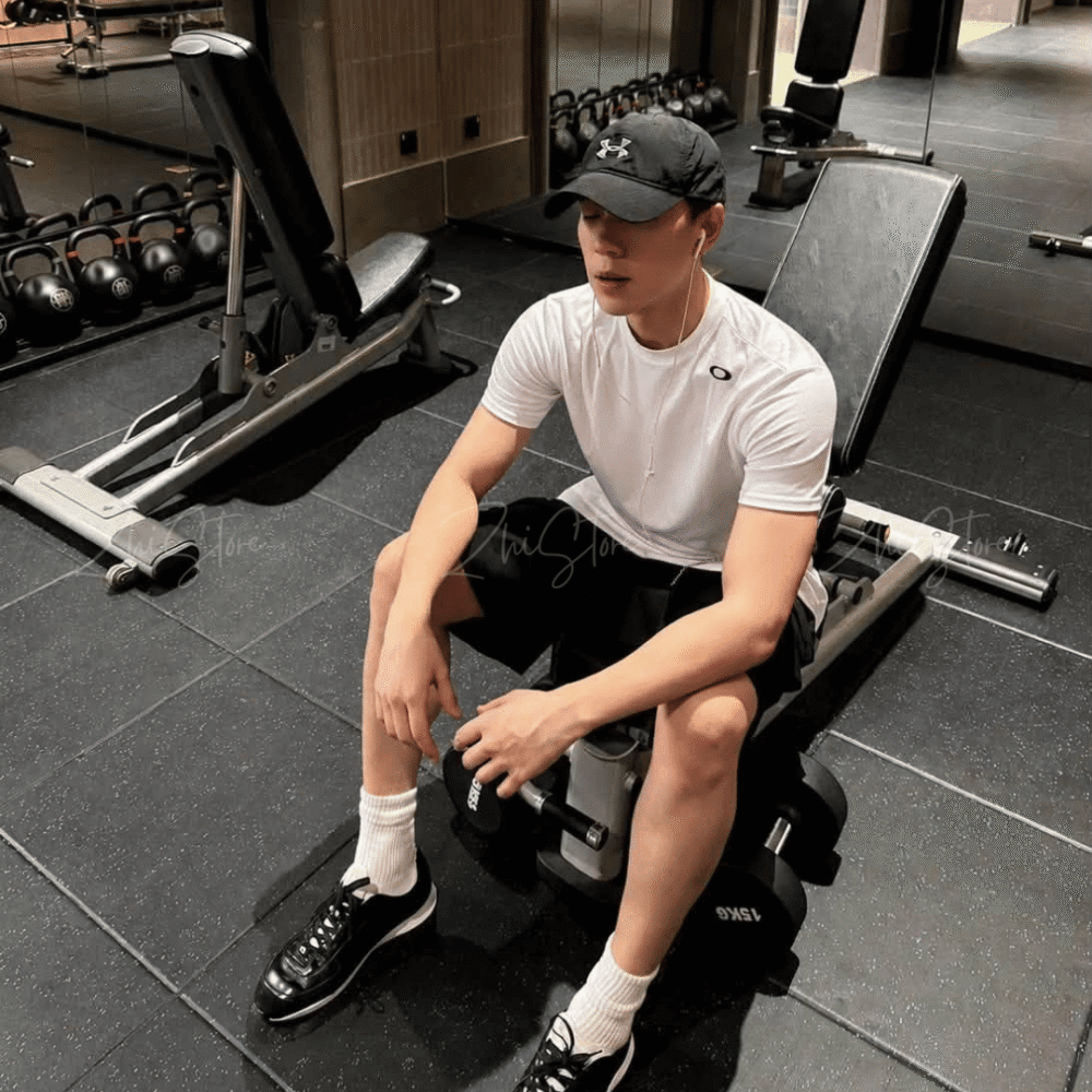 17 OAKLEY 防曬 運動排汗上衣 排汗短袖 排汗衣 白色 黑色 FOA409006